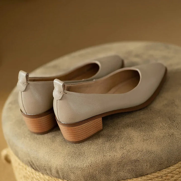 Helen™ | Timeless Pointed Pumps